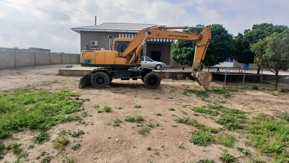 Ekskavator hyundai 130
