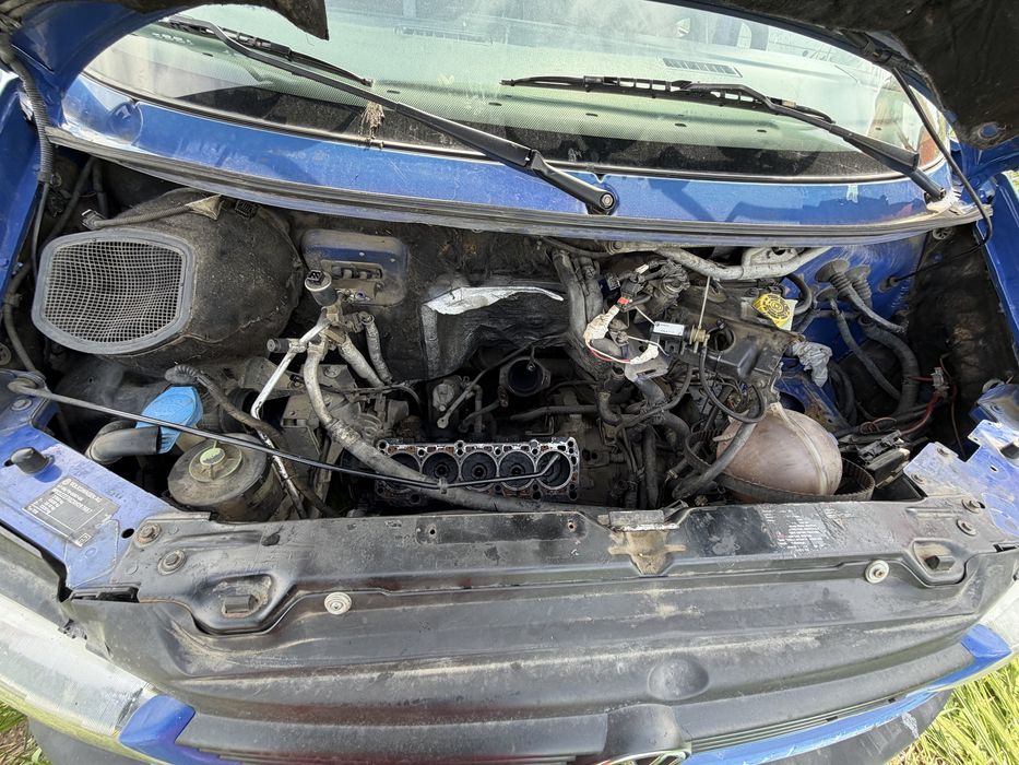 Фолксваген Транспортер Т4 Каравел 2.5 TDI 1999 г. – На части