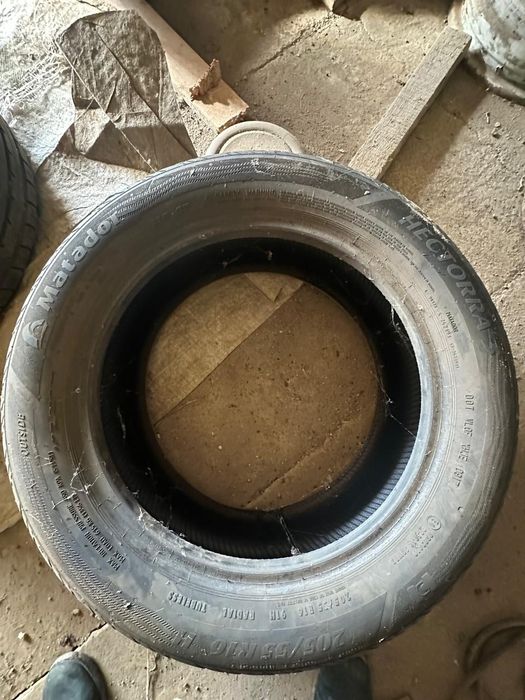 Шины 205/55/16 без дисков