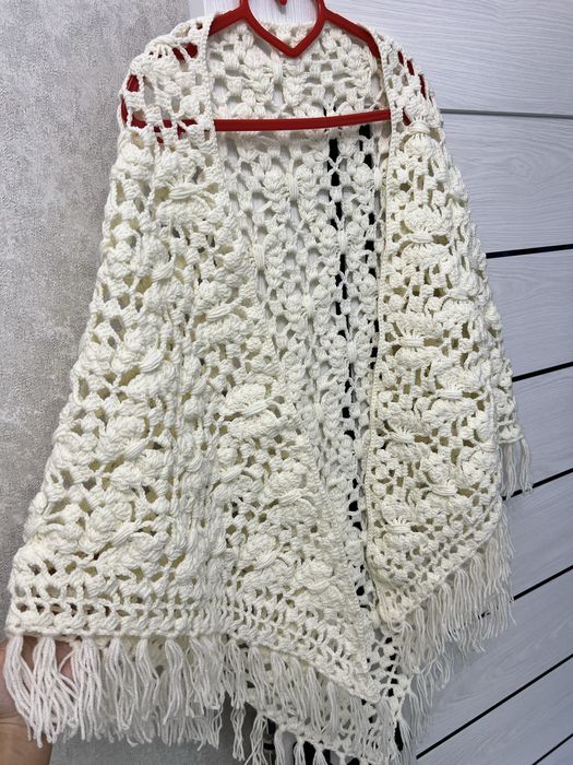 Продаётся шаль ручной работы с узором в виде бабочек. Shal ro’mol