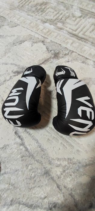 Перчатки для бокса Веном