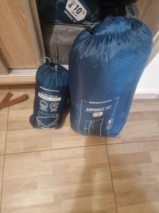 2 saci de dormit Quechua Arpenaz 10°C + 2 perne camping