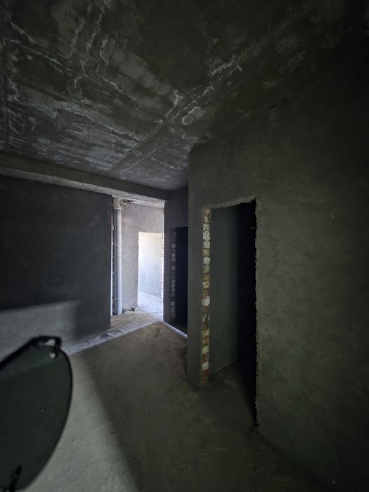 Продаётся 4-х комнатная квартира на Юнусабад-19. Новостроенным доме