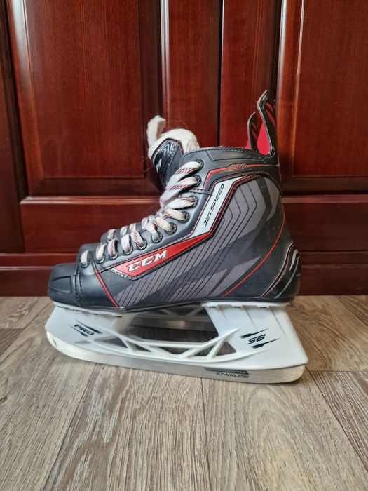 Хоккейные коньки CCM