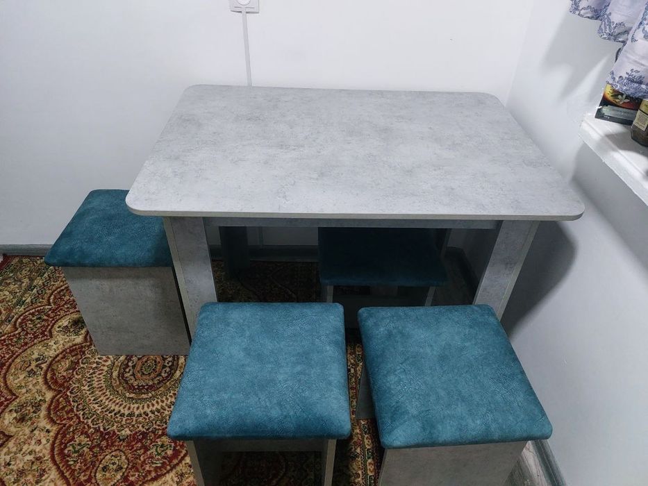 Продаются новые кухонные столы, табуретки. Цена от600000 тысяч сум.