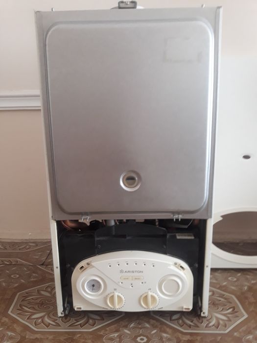 Катеол ARISTON 2х конторний зима, лета нархи350$