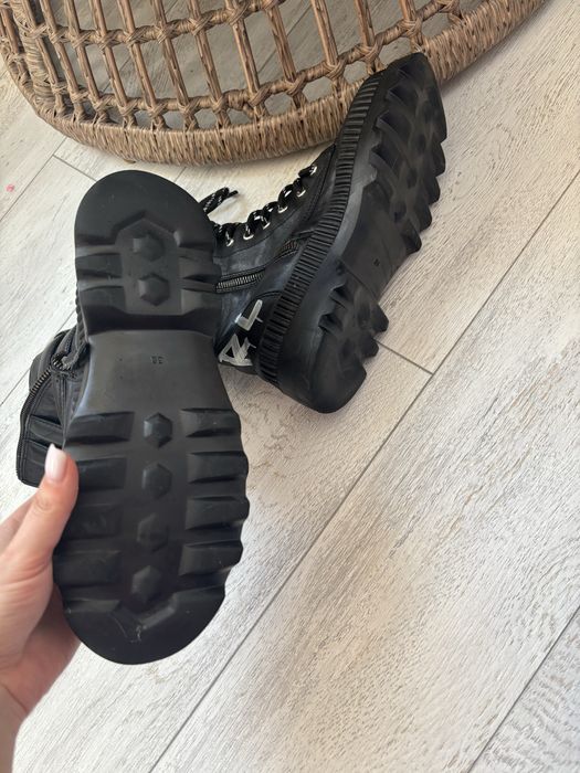 Bocanci piele Karl Lagerfeld Tekka 38