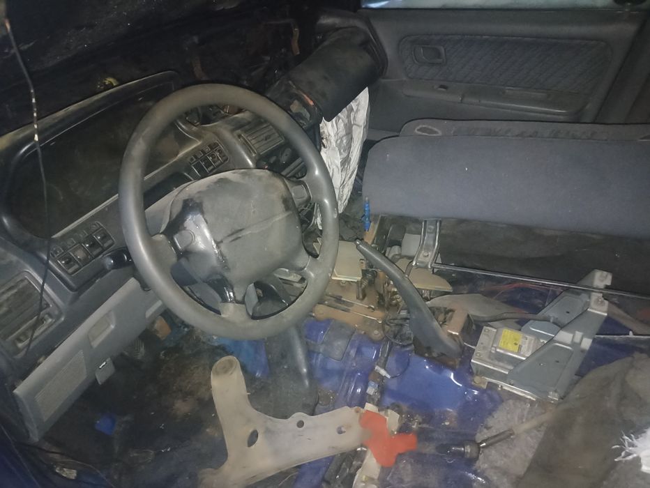 Продам Митсубиси Спейс руннер