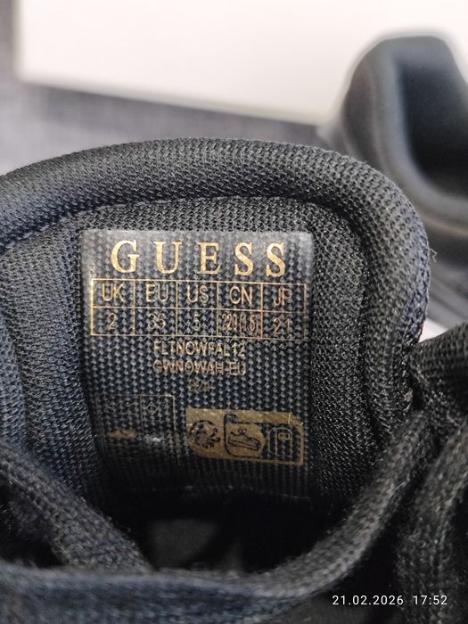 Маратонки Guess номер 35