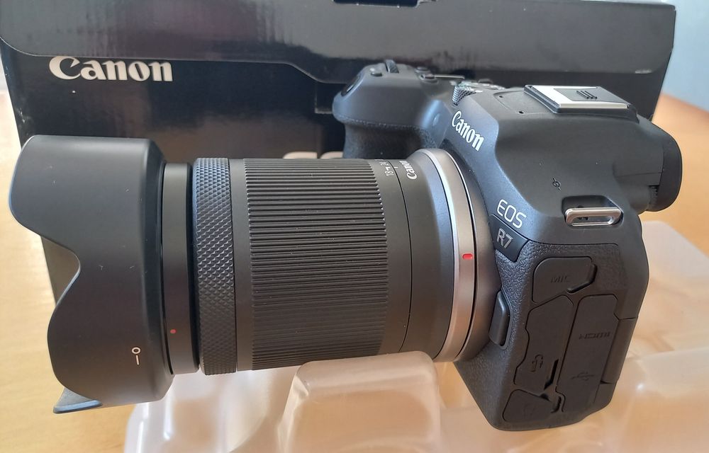 Ganon EOS R 7 fotoapparat sotiladi