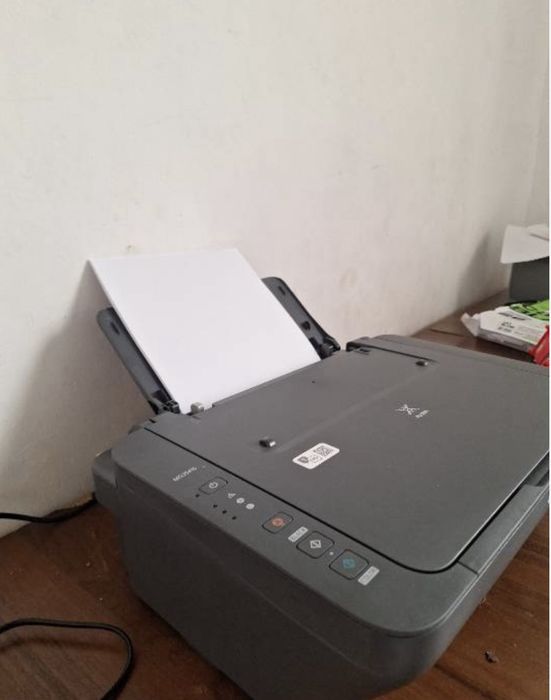 Продам принтер : МФУ Canon Pixma MG2541S