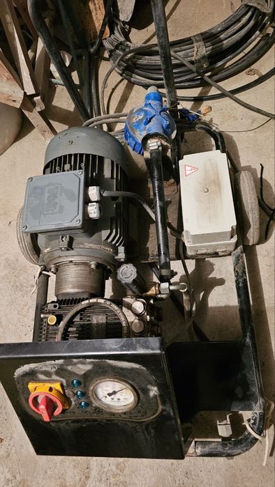 Карчер и пена бочка  и шланг