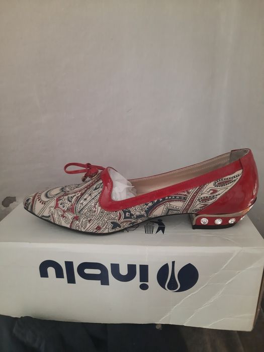 Продам новые туфли