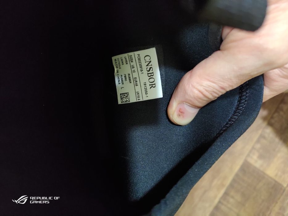 Продам брендовые резиновые сапоги.