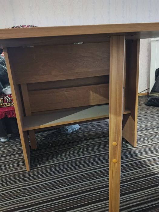 Продам стол книжка