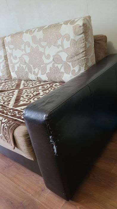 Диван угловой б/у