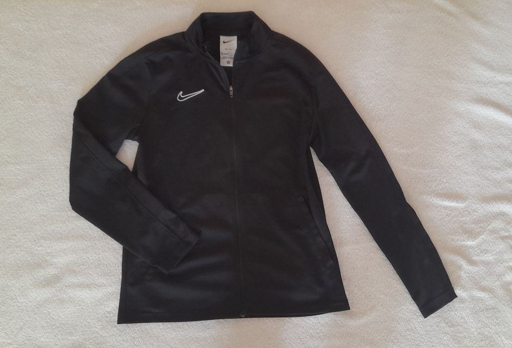 Nike спортен комплект