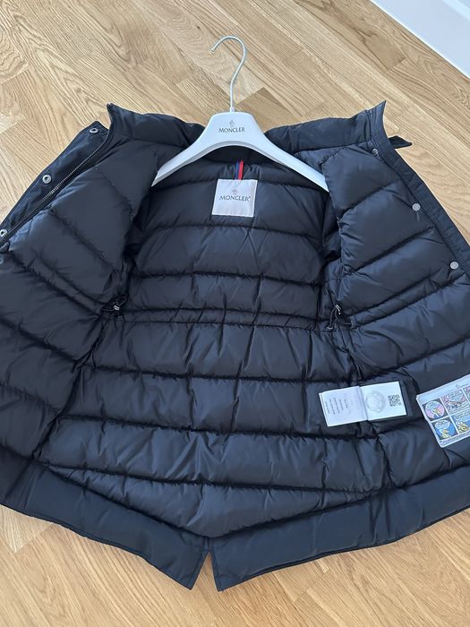 Детская зимняя куртка Moncler