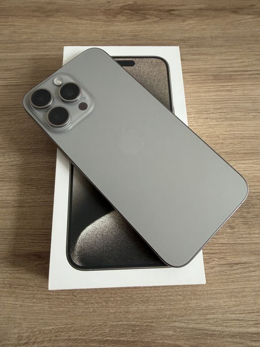 Iphone 15 pro max 256gb natural titanium, baterie 89%, absolut impecabil - ca nou