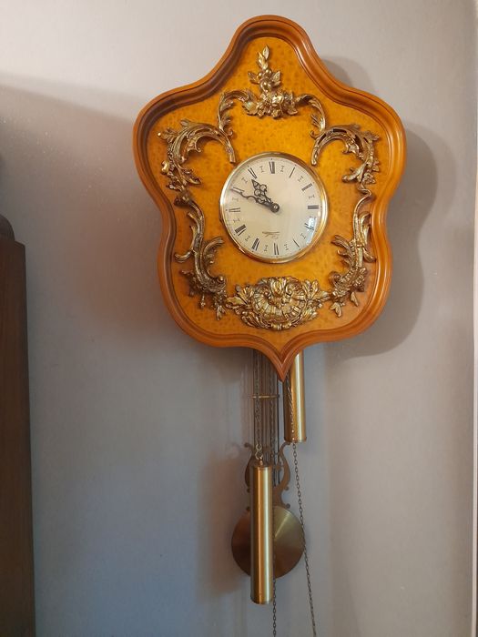 Ceas de perete deosebit din lemn și bronz, Doclen, Spania