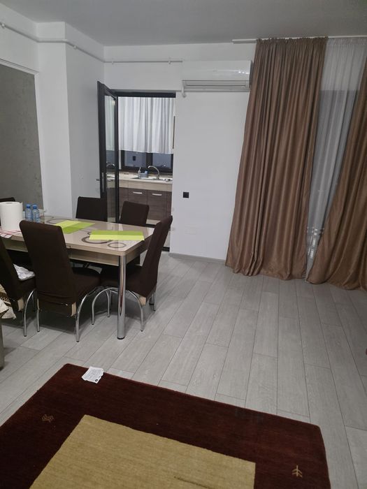 Închiriez apartament 3 camere, bloc RO5