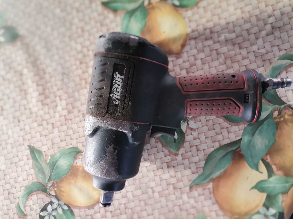 Ударен Гайковерт