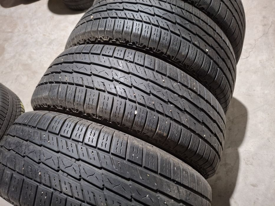 4 Anvelopele de iarnă 215 65 r16  Barum