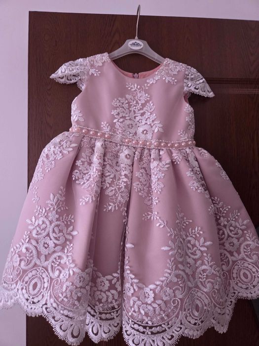 Децка рокля за повод