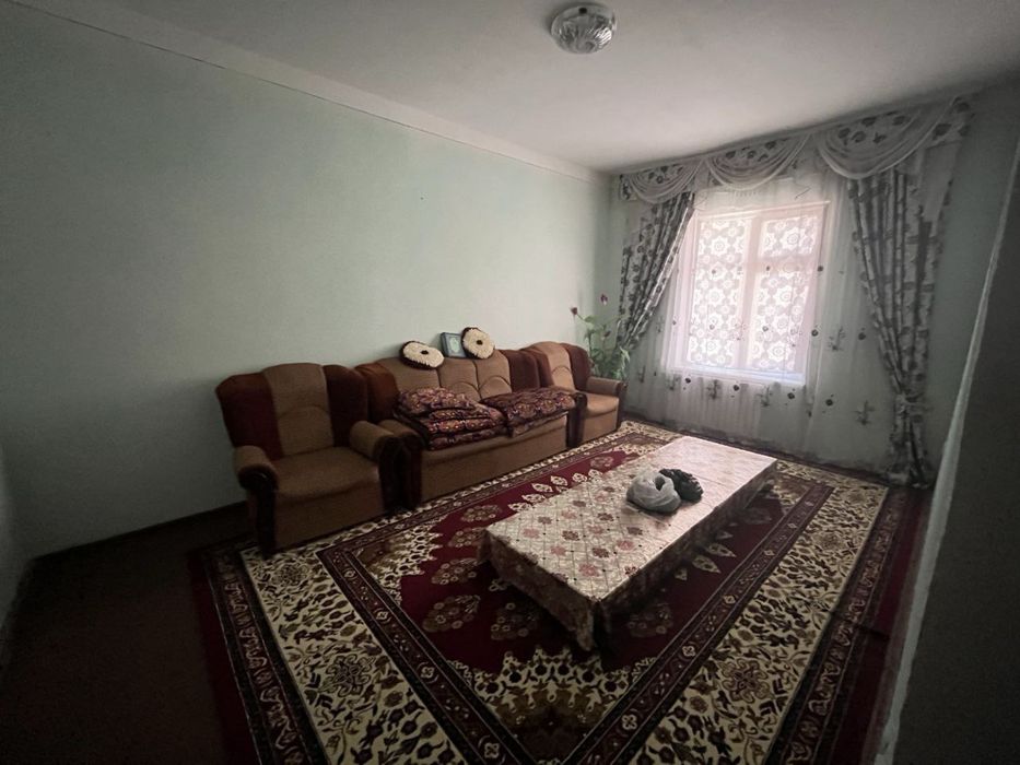 Qorako’l tumanida 6 sotiik kotedj sotiladi