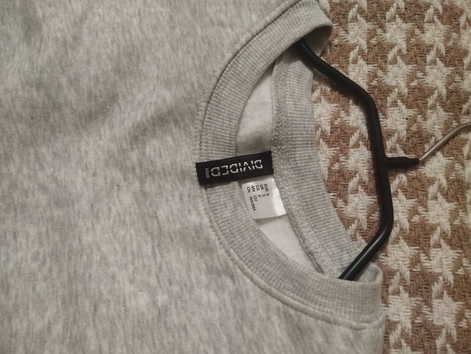 Серое короткое платье