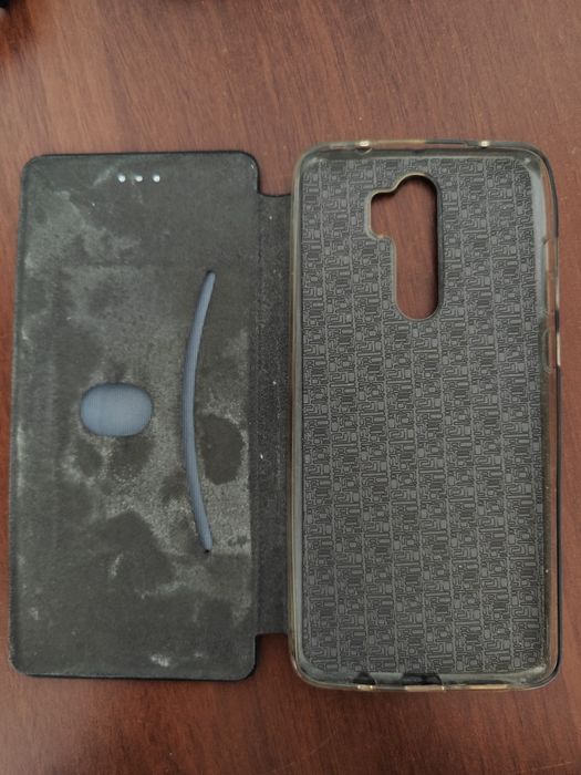 Продам чехол-книжку на Redmi note 8 pro