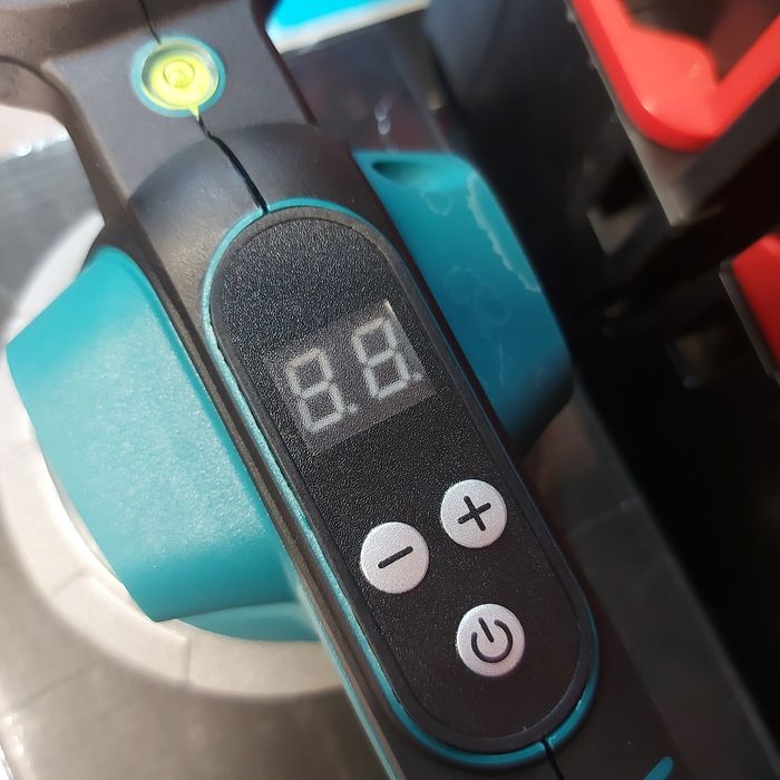 Вибратор за плочки  за батерия Makita 18 V