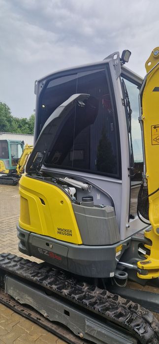 Vând excavator Wacker Neuson ez26