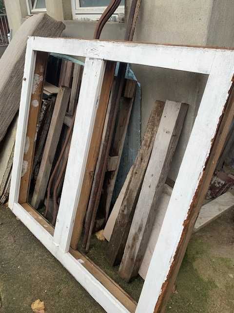 Врата и прозорец от дърво