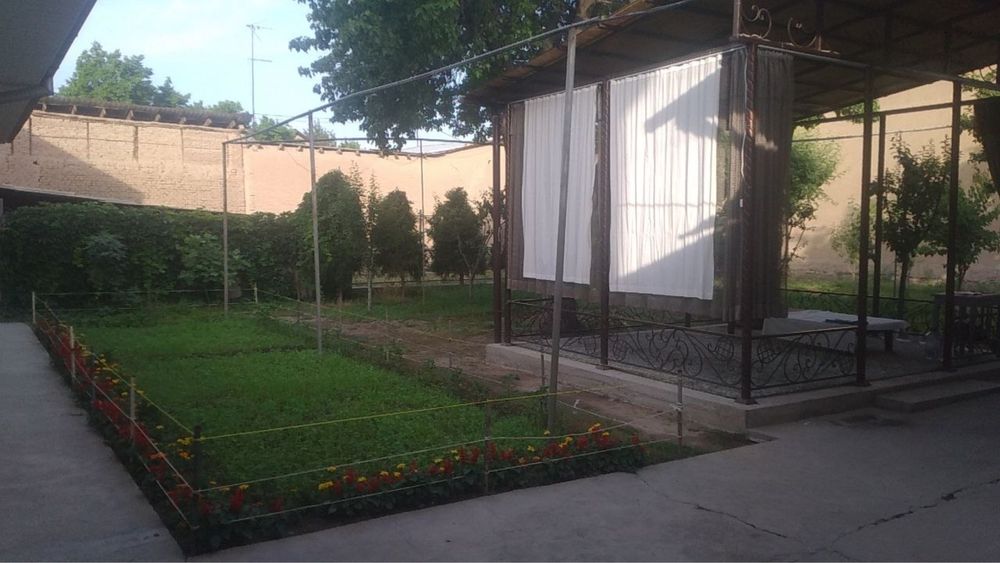 Жилой дом с участком