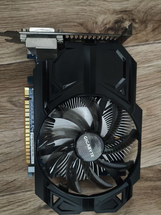 Видеокарта GTX 750
