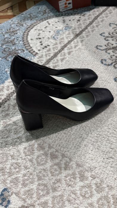 ЧЕРНЫЕ каблуки, новые