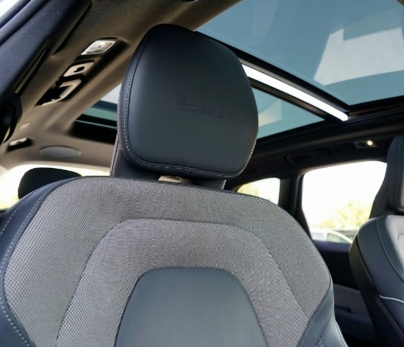 Volvo XC60 B5 R-Design Mild-Hybrid AWD - 75.000 km.