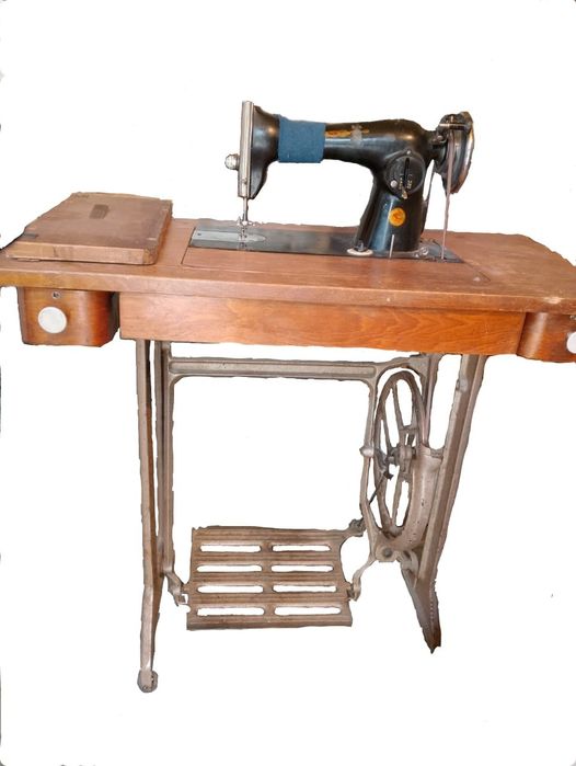 Продам швейную машину