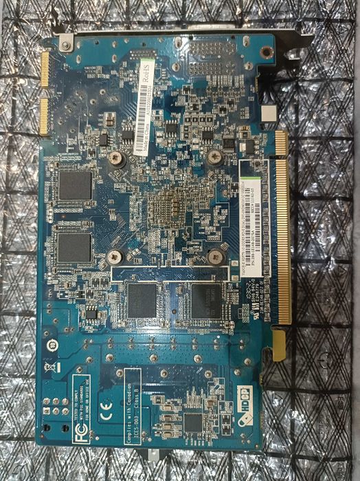 Vând Placă Video ATI Radeon HD 5770 (1GB GDDR5)