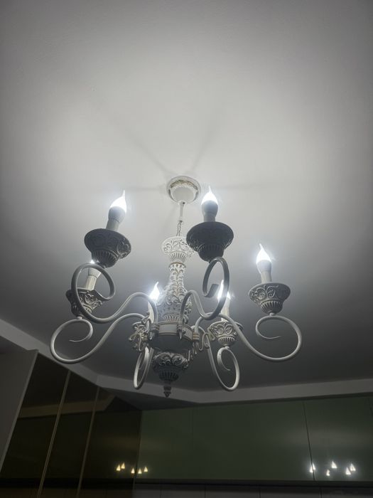 Люстры в хоршем качестве……………………………..
