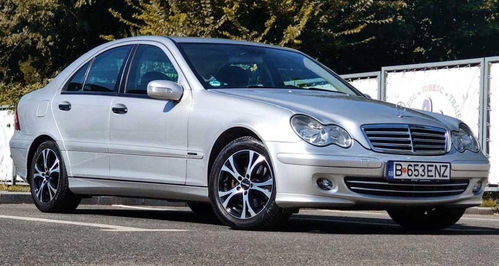 MERCEDES-BENZ C-Class 2004