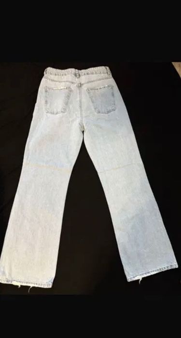 Широки дънки актуални за сезона