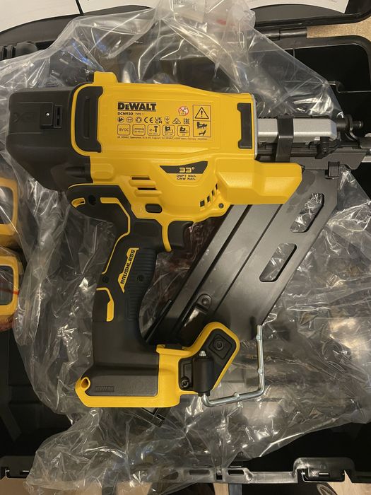 Dewalt DCN930P2-QW XR. Pistol Profesional de Batut Cuie in Lemn 90mm. Original Nou.