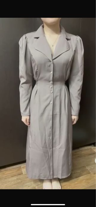 Платье серо-бежовое новый