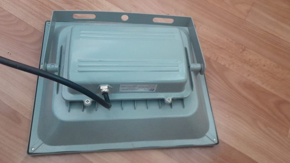 Прожектор сатылады