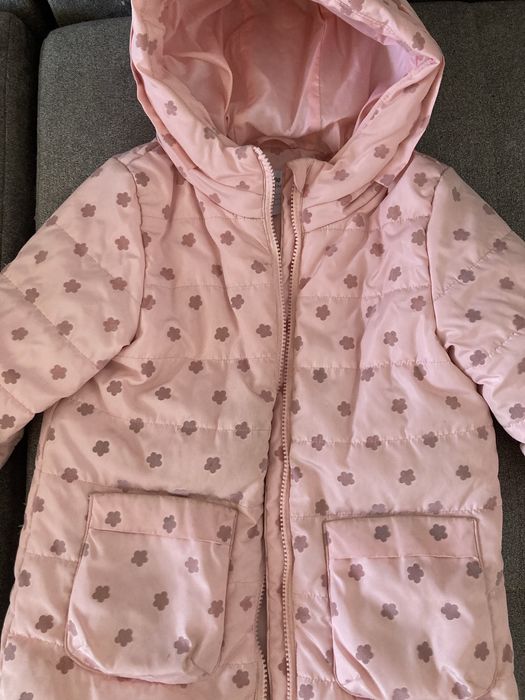Продам куртку весна на девочку