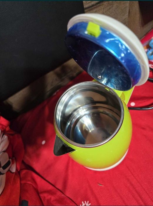 Fierbator electric electric Kettle nou.
