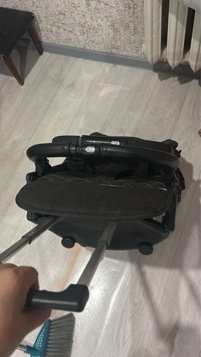 Продам прогулочную коляску