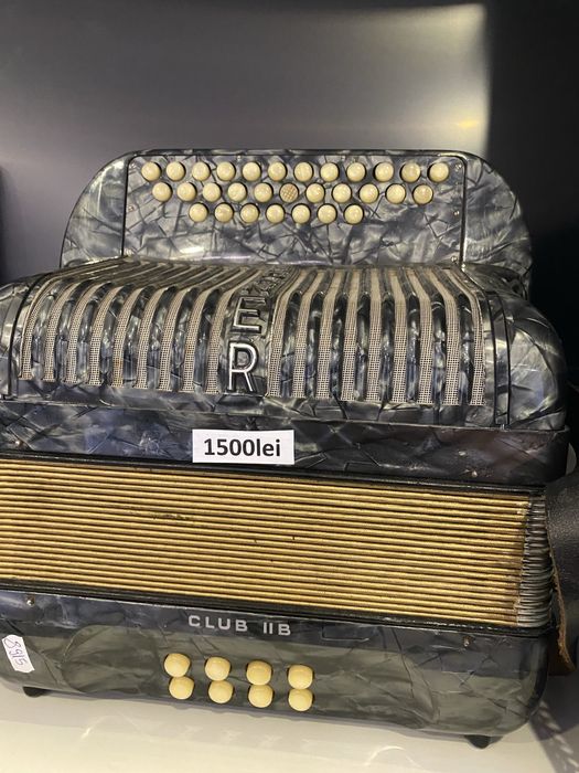 Acordeon Hohner Club II